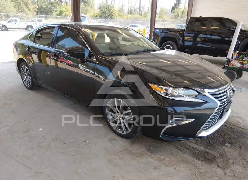 2017 Lexus ES300 photo