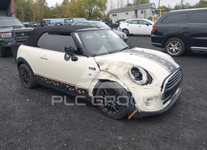2017 Mini Cooper photo