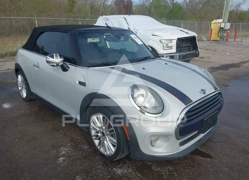 2017 Mini Cooper photo