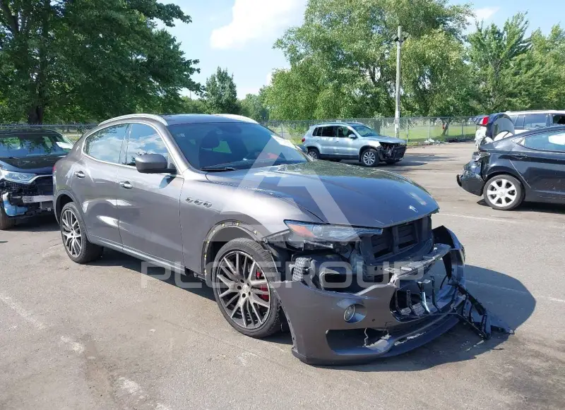 2017 Maserati LEVANTE фото