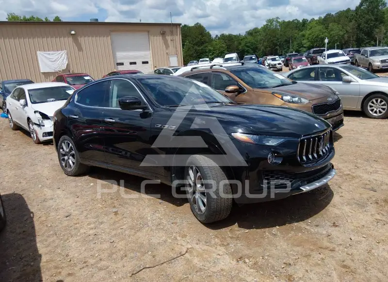 2017 Maserati LEVANTE photo