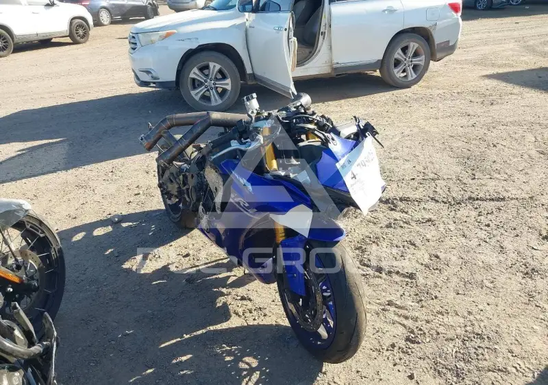 2017 Yamaha YZFR1 photo