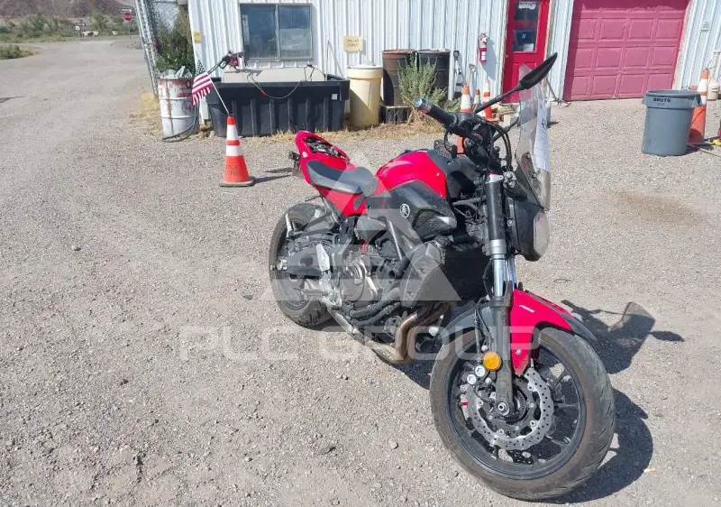 2017 Yamaha FZ07 фото