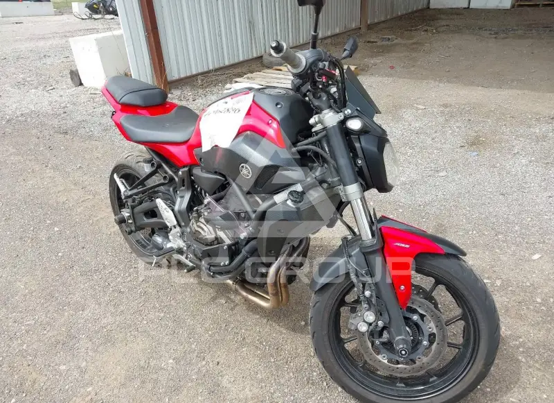 2017 Yamaha FZ07 photo