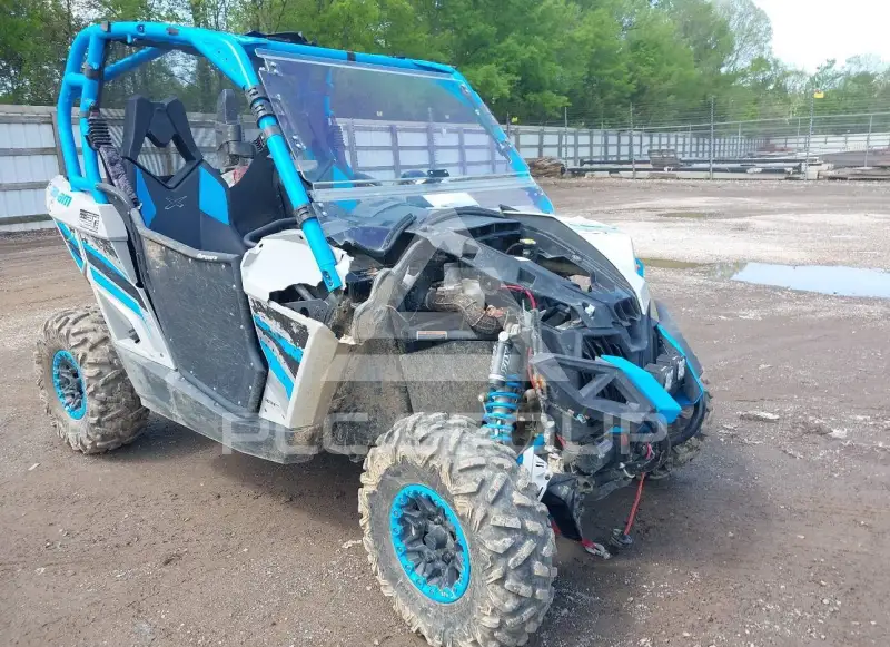 2017 Can-AM MAVERICK фото