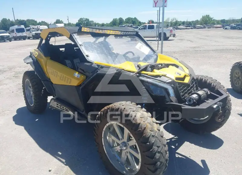 2017 Can-AM MAVERICK photo