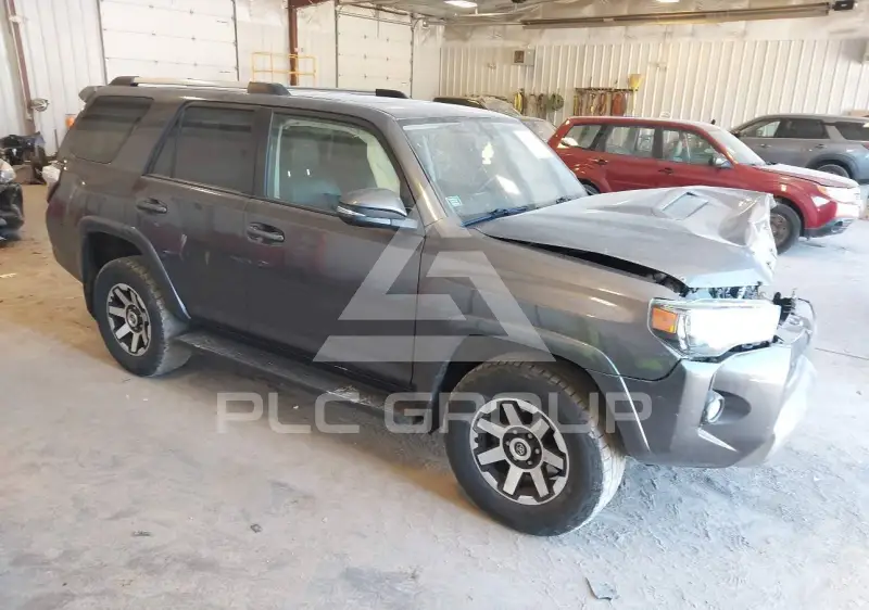 2017 Toyota 4 RUNNER photo