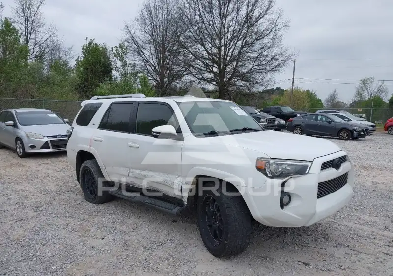 2017 Toyota 4 RUNNER photo