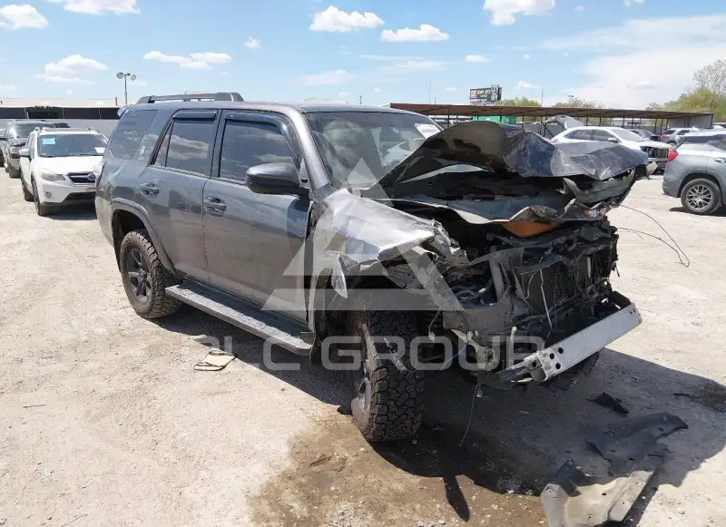 2017 Toyota 4 RUNNER photo