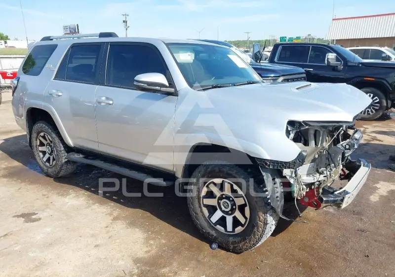 2017 Toyota 4 RUNNER фото