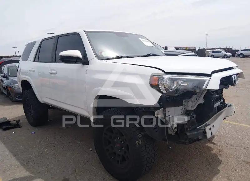 2017 Toyota 4 RUNNER photo