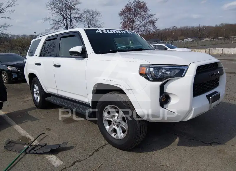2017 Toyota 4 RUNNER photo