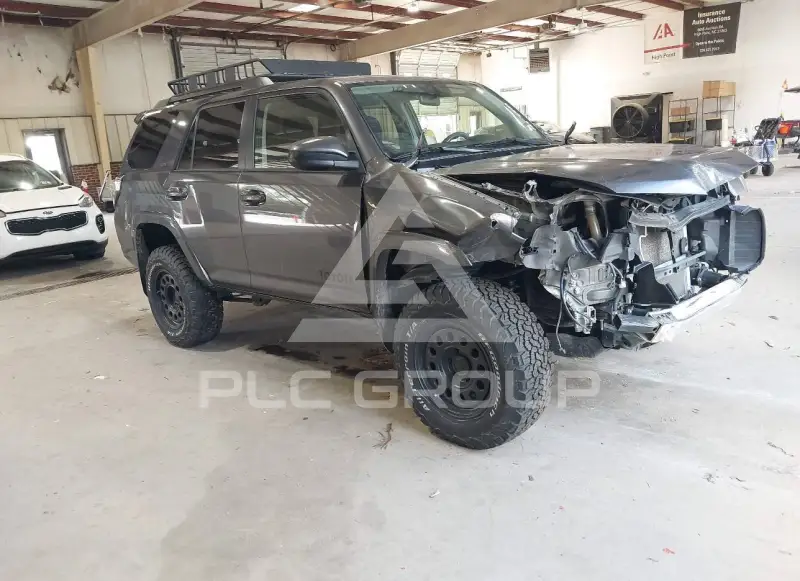 2017 Toyota 4 RUNNER photo
