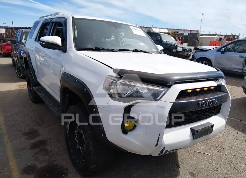 2017 Toyota 4 RUNNER photo