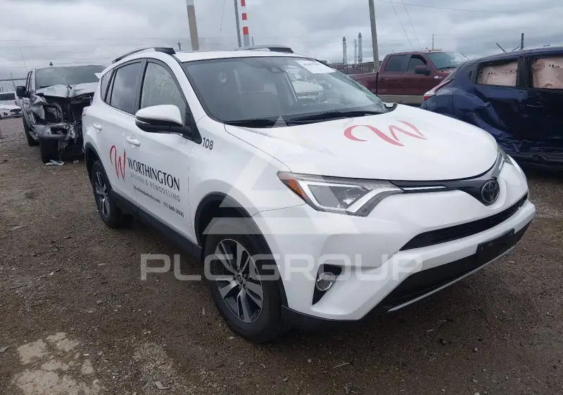 2017 Toyota RAV4 фото