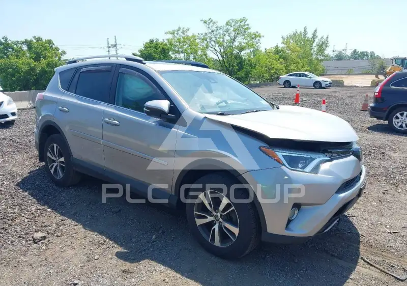 2017 Toyota RAV4 фото