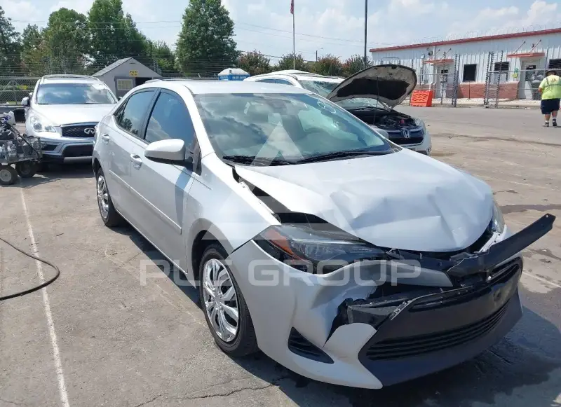 2017 Toyota COROLLA фото