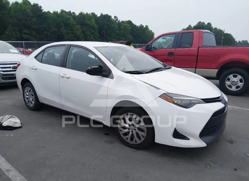 2017 Toyota COROLLA фото