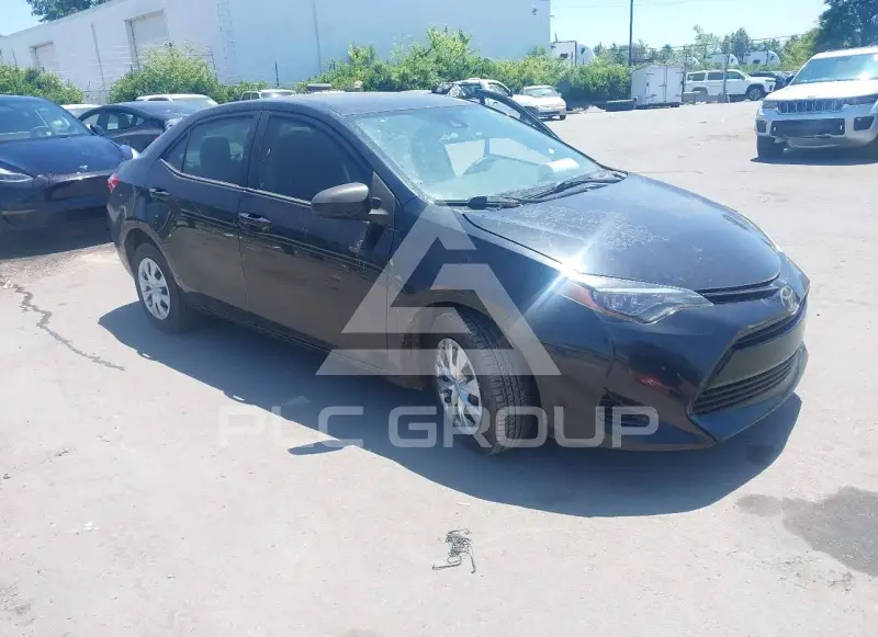 2017 Toyota COROLLA фото