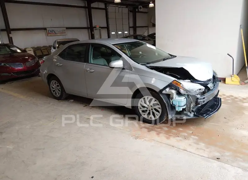 2017 Toyota COROLLA фото