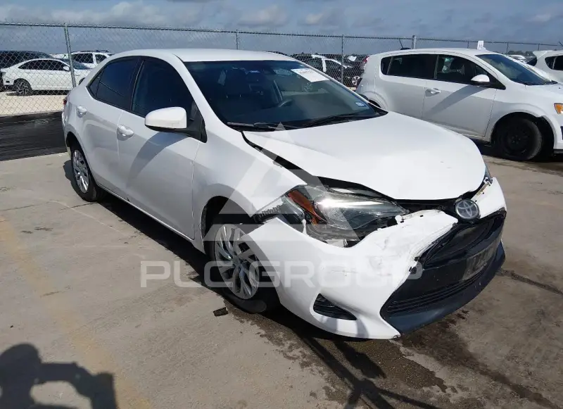2017 Toyota COROLLA фото
