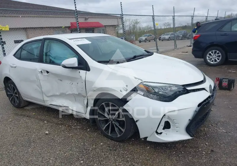 2017 Toyota COROLLA фото