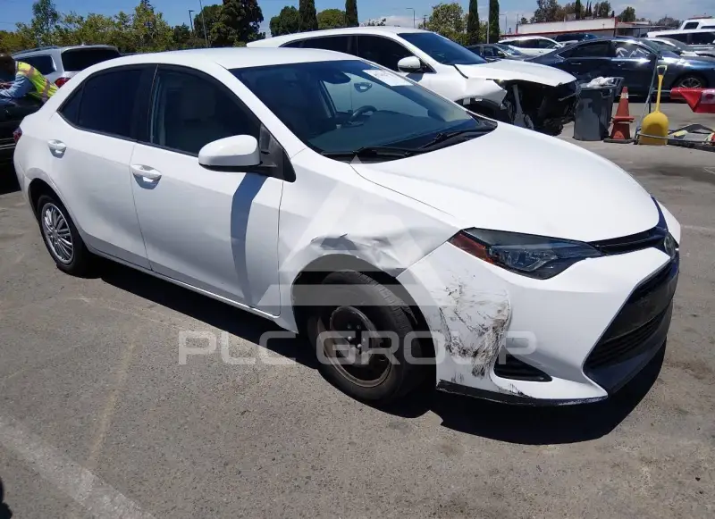 2017 Toyota COROLLA фото