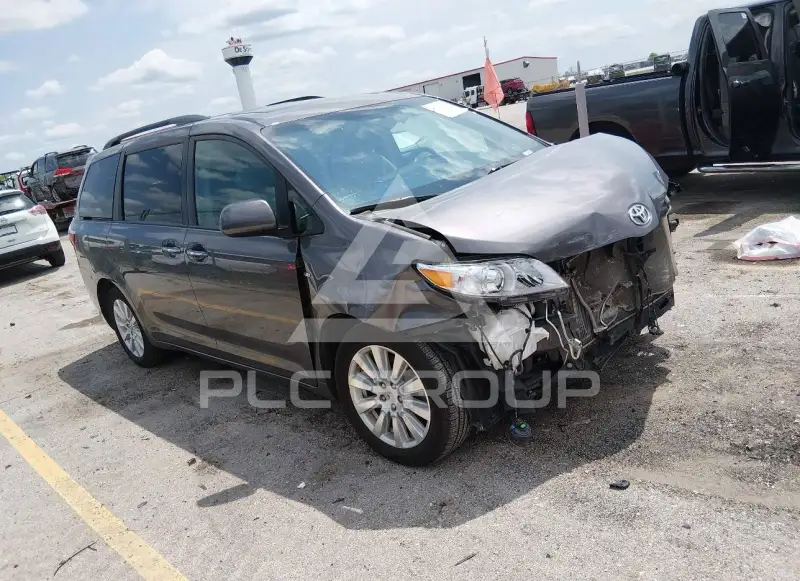 2017 Toyota SIENNA фото
