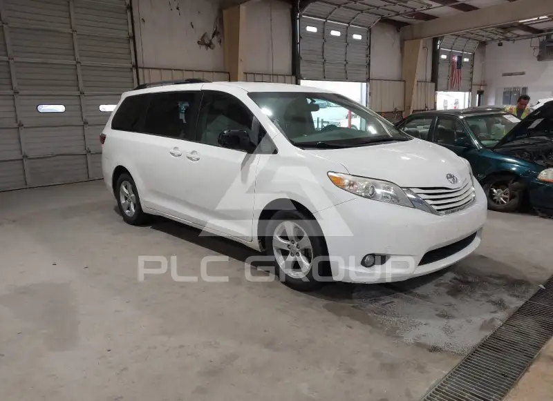 2017 Toyota SIENNA фото
