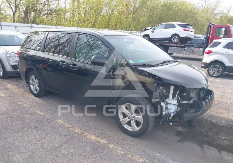 2017 Toyota SIENNA фото