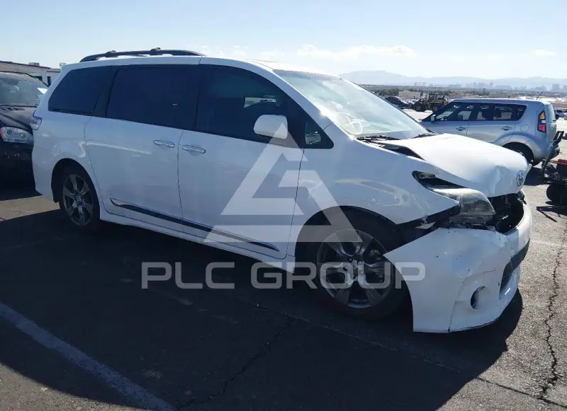 2017 Toyota SIENNA фото