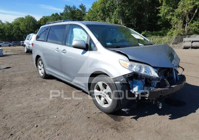 2017 Toyota SIENNA фото