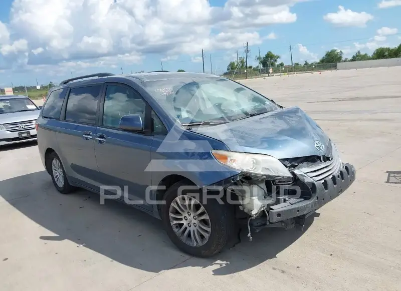2017 Toyota SIENNA фото