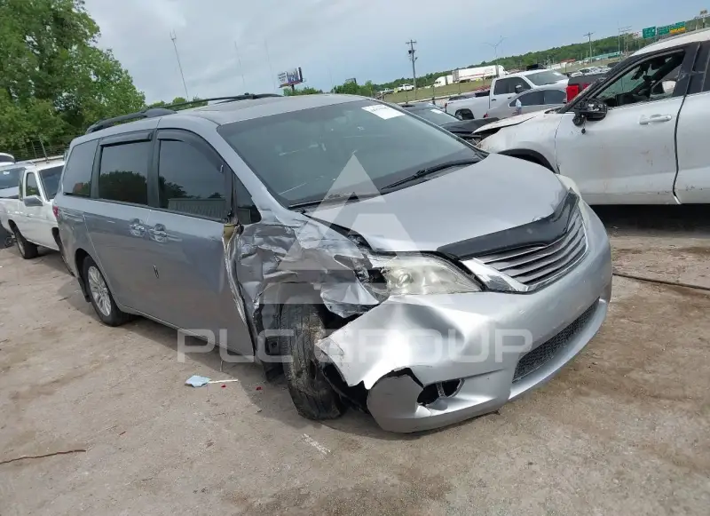 2017 Toyota SIENNA фото