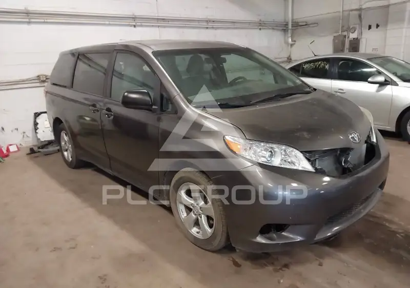 2017 Toyota SIENNA фото