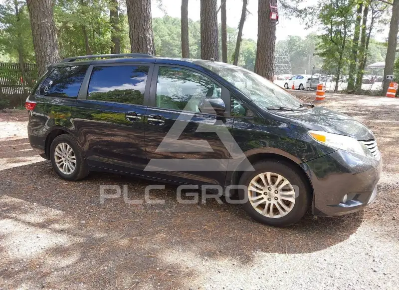2017 Toyota SIENNA фото