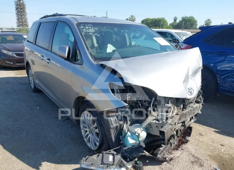 2017 Toyota SIENNA фото