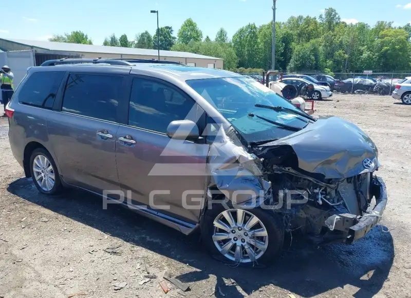 2017 Toyota SIENNA photo