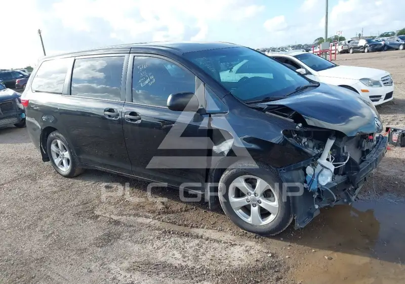 2017 Toyota SIENNA фото