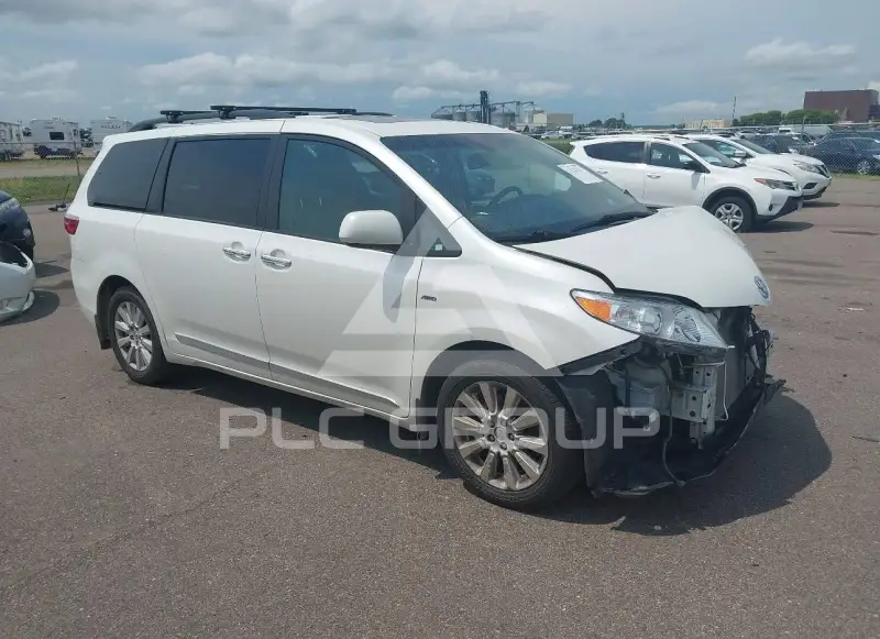 2017 Toyota SIENNA photo