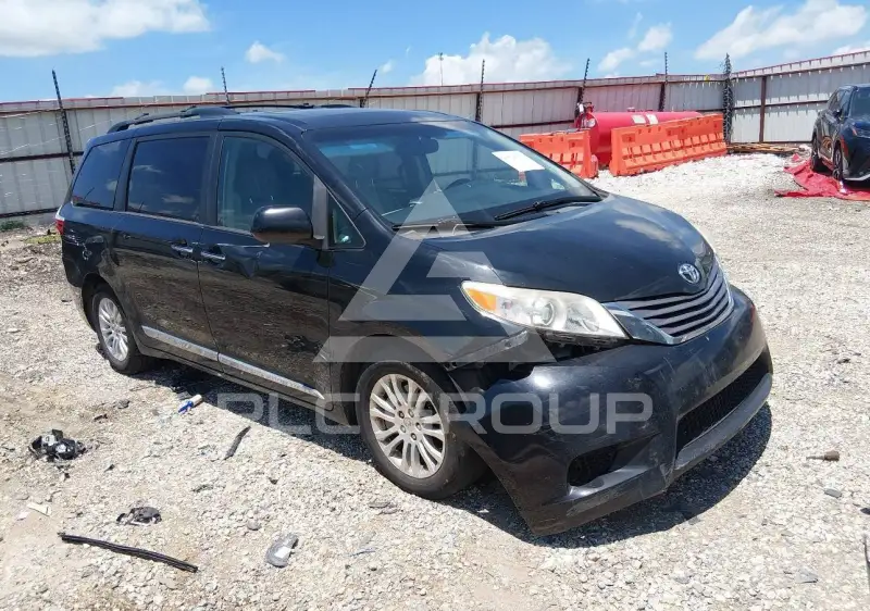 2017 Toyota SIENNA photo