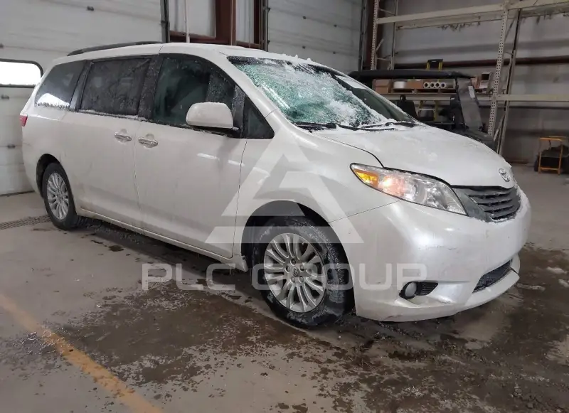 2017 Toyota SIENNA фото