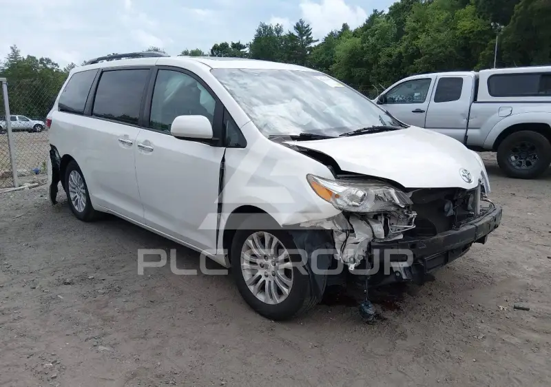 2017 Toyota SIENNA фото