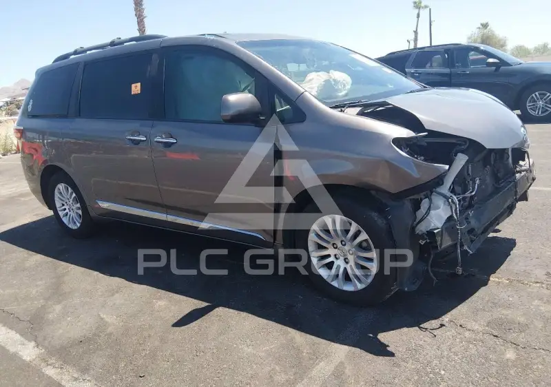 2017 Toyota SIENNA фото