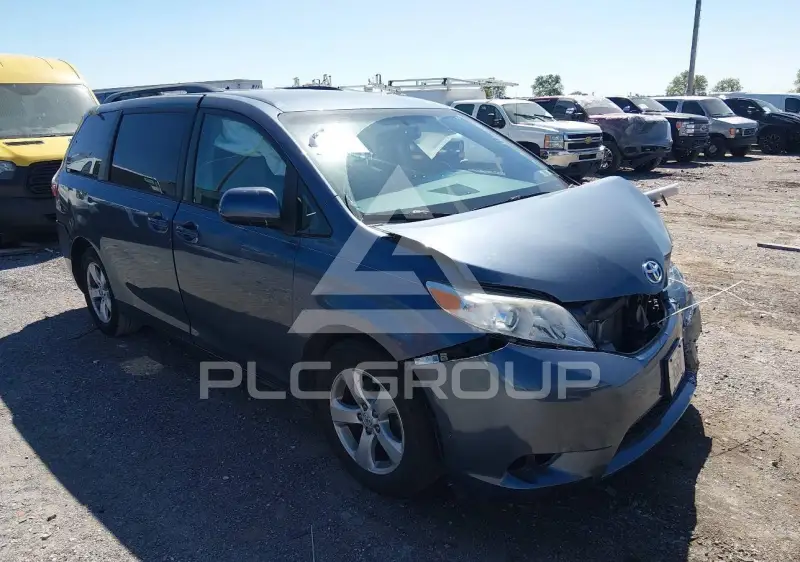 2017 Toyota SIENNA фото