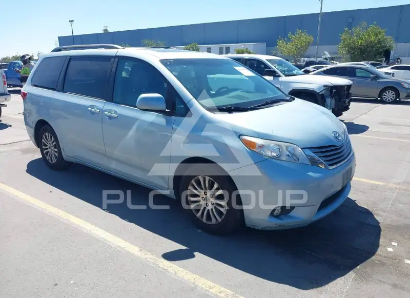 2017 Toyota SIENNA фото