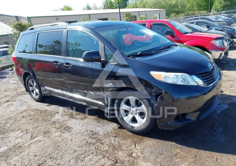 2017 Toyota SIENNA фото