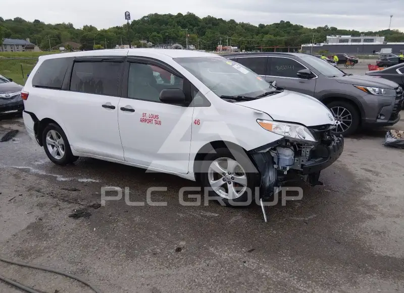 2017 Toyota SIENNA photo