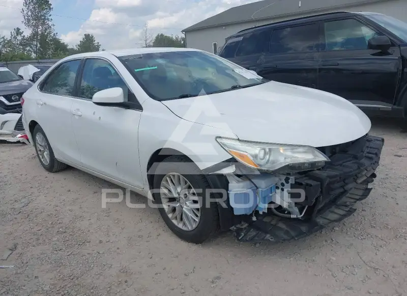 2017 Toyota CAMRY фото