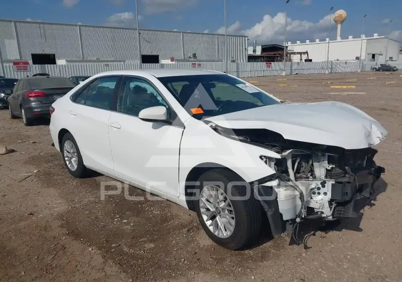 2017 Toyota CAMRY фото